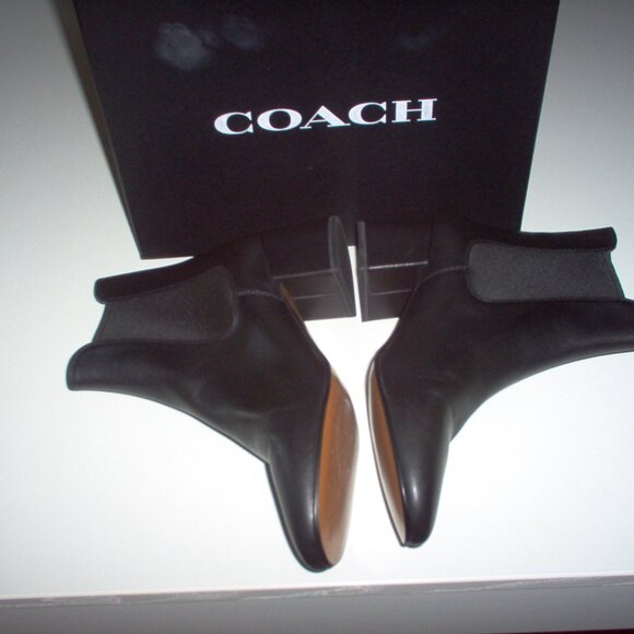 COACH TIA LEATHER BOOTIE - Picture 4 of 7